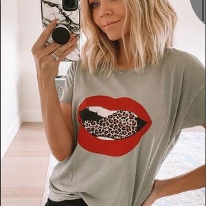 🔥 Epliz graphic tongue T-shirt